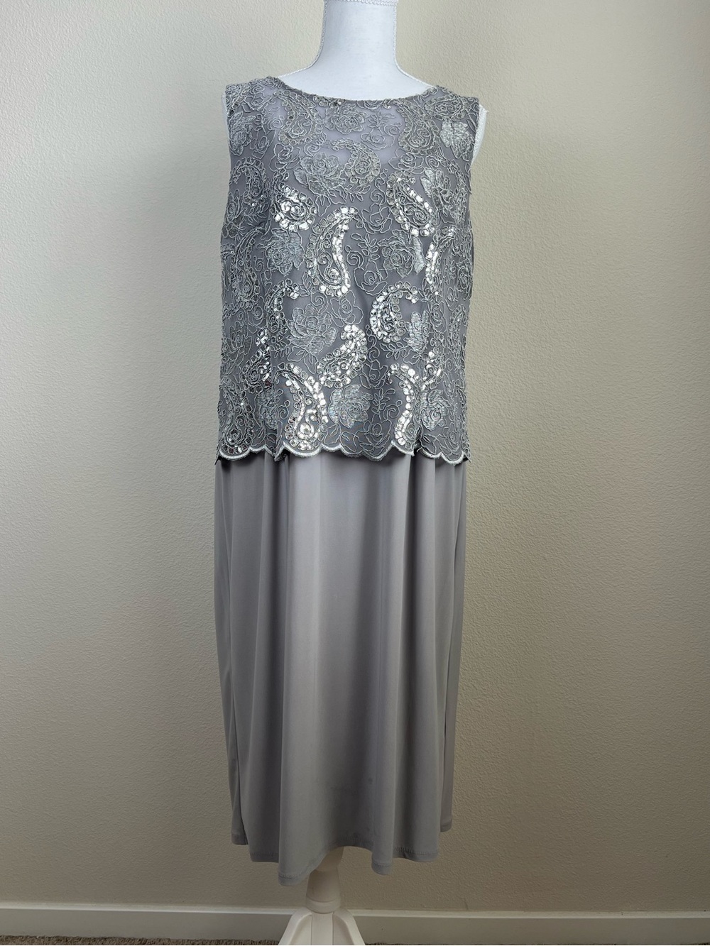 Embroidered Gray Sequin Midi Dress Size 14 Formal Wedding Guest Mother Bride